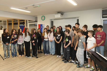 SPREJEM ČEŠKIH UČENCEV V OŠ CERKNICA 17 FOTO LJUBO VUKELIČ